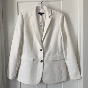Beautiful Off  White Blazer, size-0, Lined, 2 buttons on front, New, washable